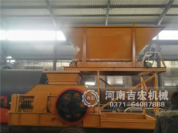 900×1200移動(dòng)雙齒輥破碎機(jī)發(fā)往西安