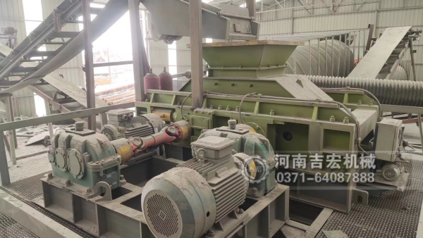 礦石破10毫米用什么破碎機,多少錢一臺？