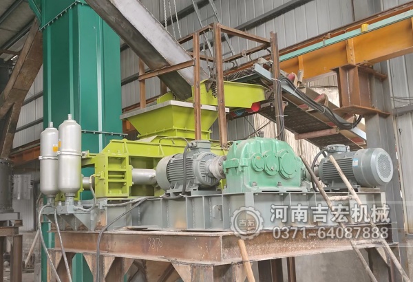 吉宏機械對輥制砂機：高耐磨輥皮+液壓調節，破碎效率提升30%！